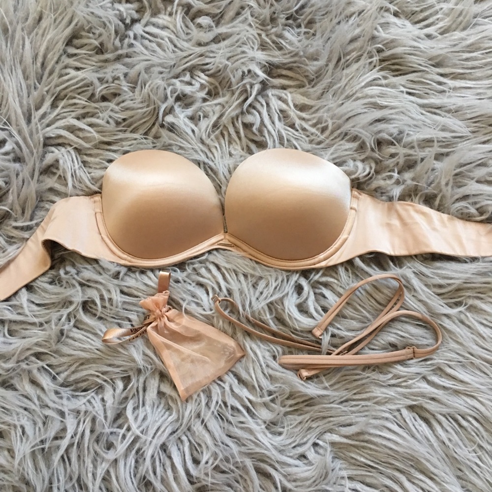 Victoria’s Secret nude bra